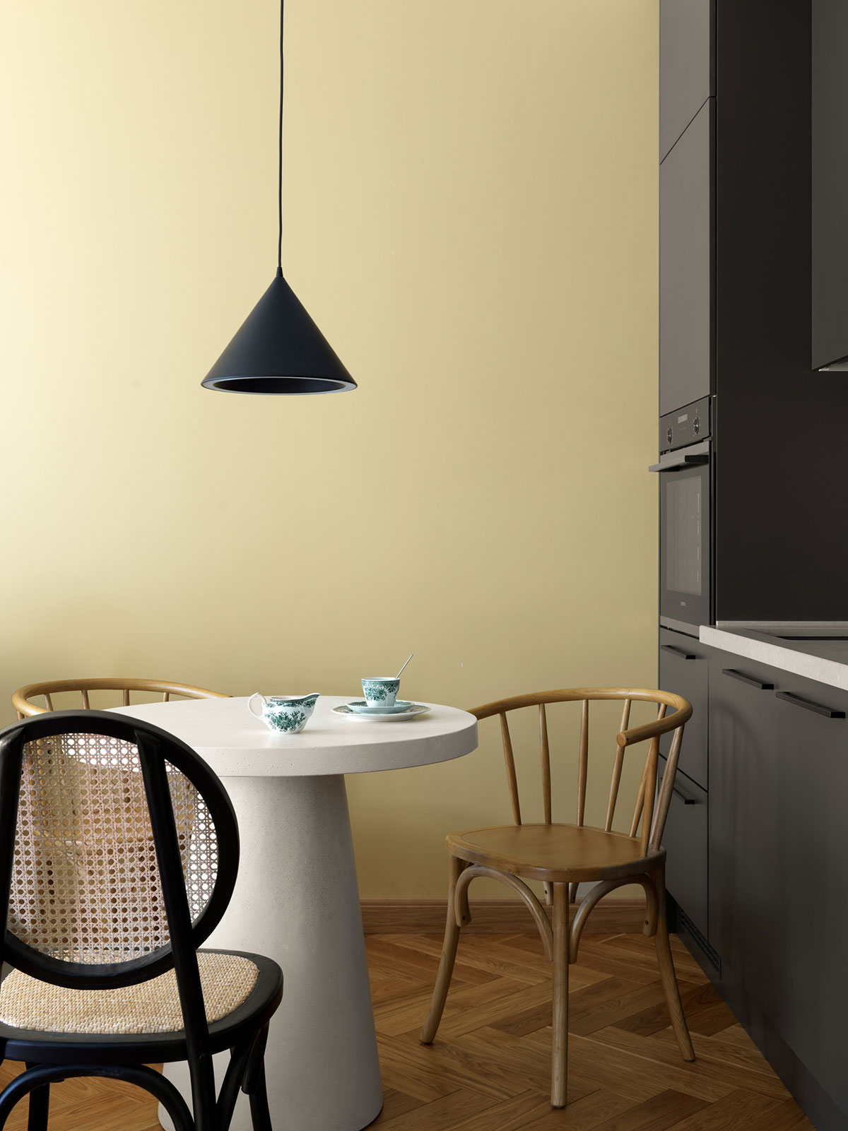 莫斯科 40㎡小户型公寓 | 开放空间与温馨黄色调的完美结合-6