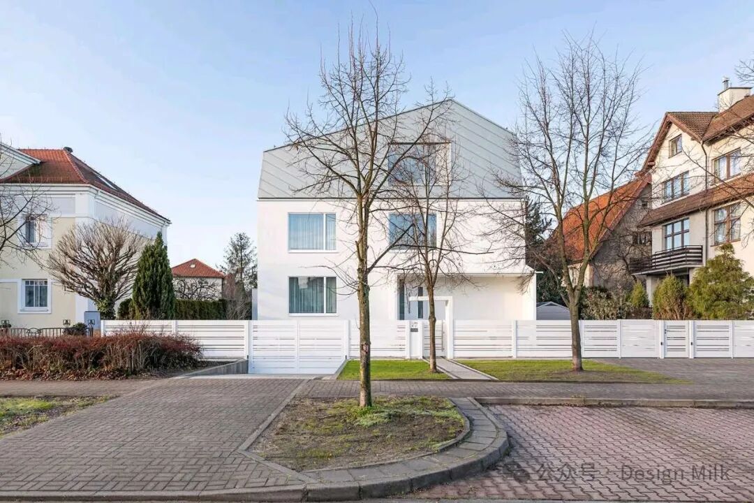 带帽子的房子-3