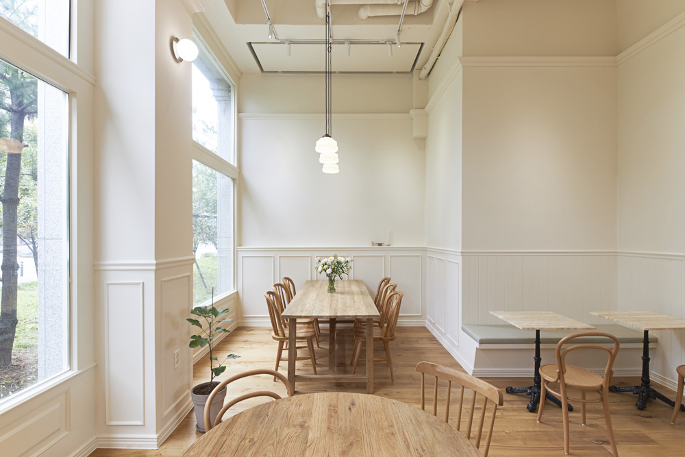 23 平米温馨金浦咖啡馆，白色木调打造舒适空间-7