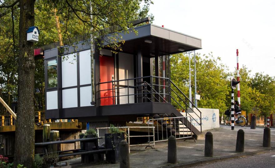 amsterdams bridges transformed into hotel rooms sweets hotel 2018-13