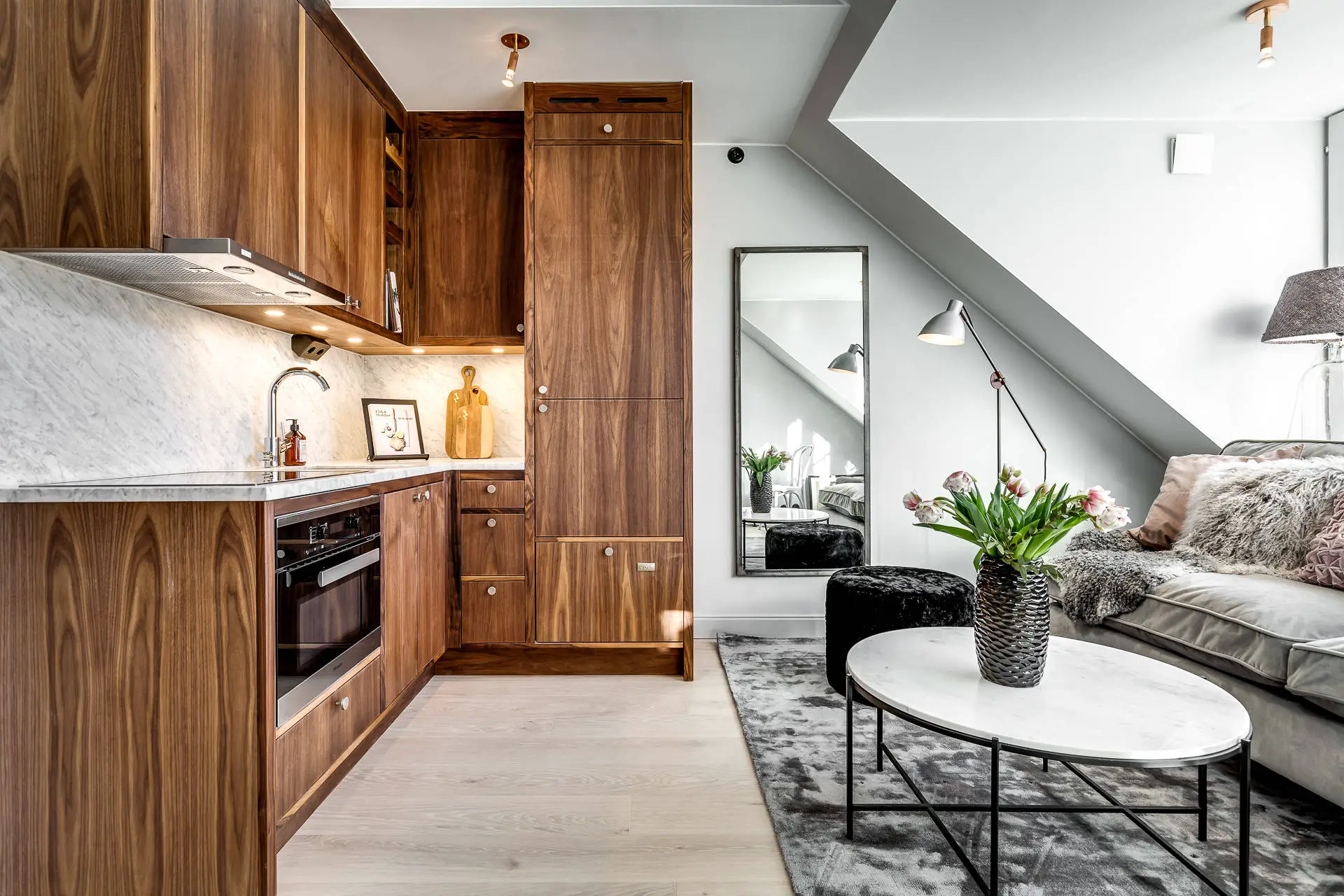 同一大厦内的三套风格统一又各具特色的公寓设计-18