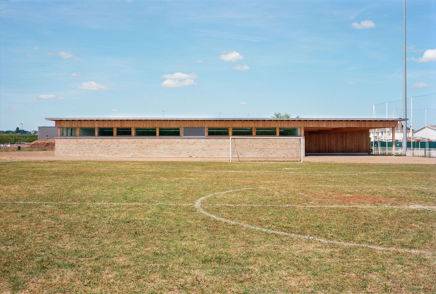 法国里奇俱乐部会所丨包歇·德·拉·布弗里建筑师事务所-11