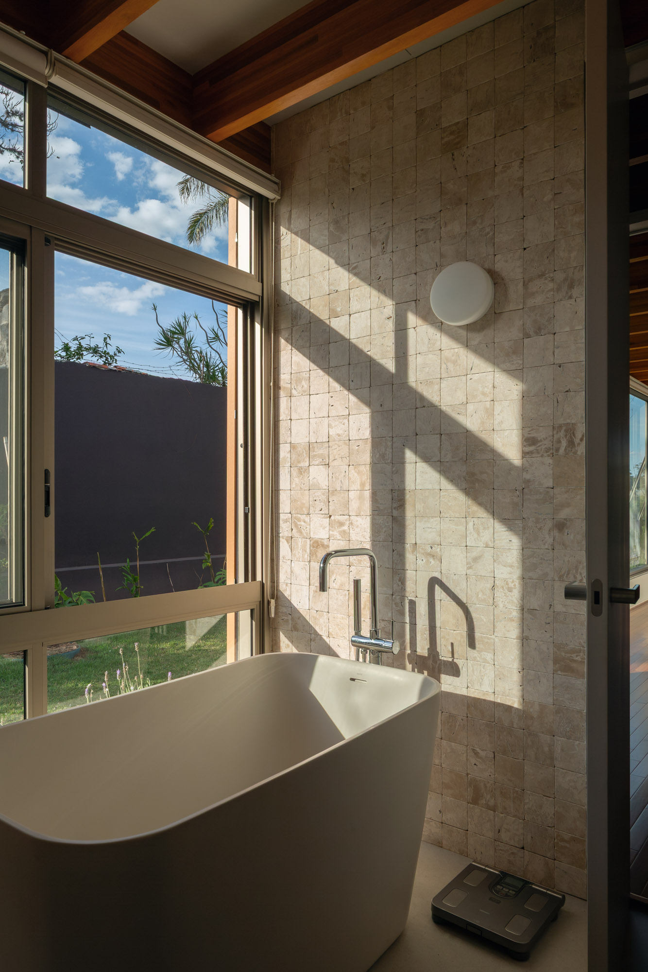 马萨诸塞州住宅（注：MA一般是美国马萨诸塞州Massachusetts的缩写，这里House可理解为住宅，具体需结合更详细语境） 丨巴西丨Estúdio Rossi Arquitetos-10