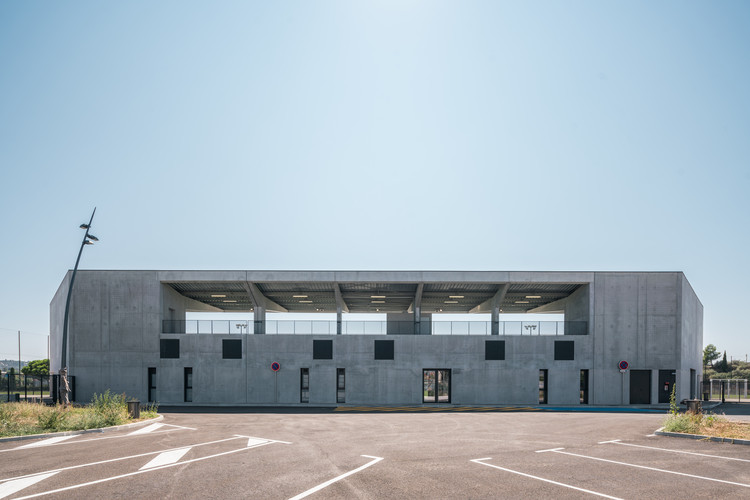 Si·Fours·Les·Plages 城市体育看台建筑-5