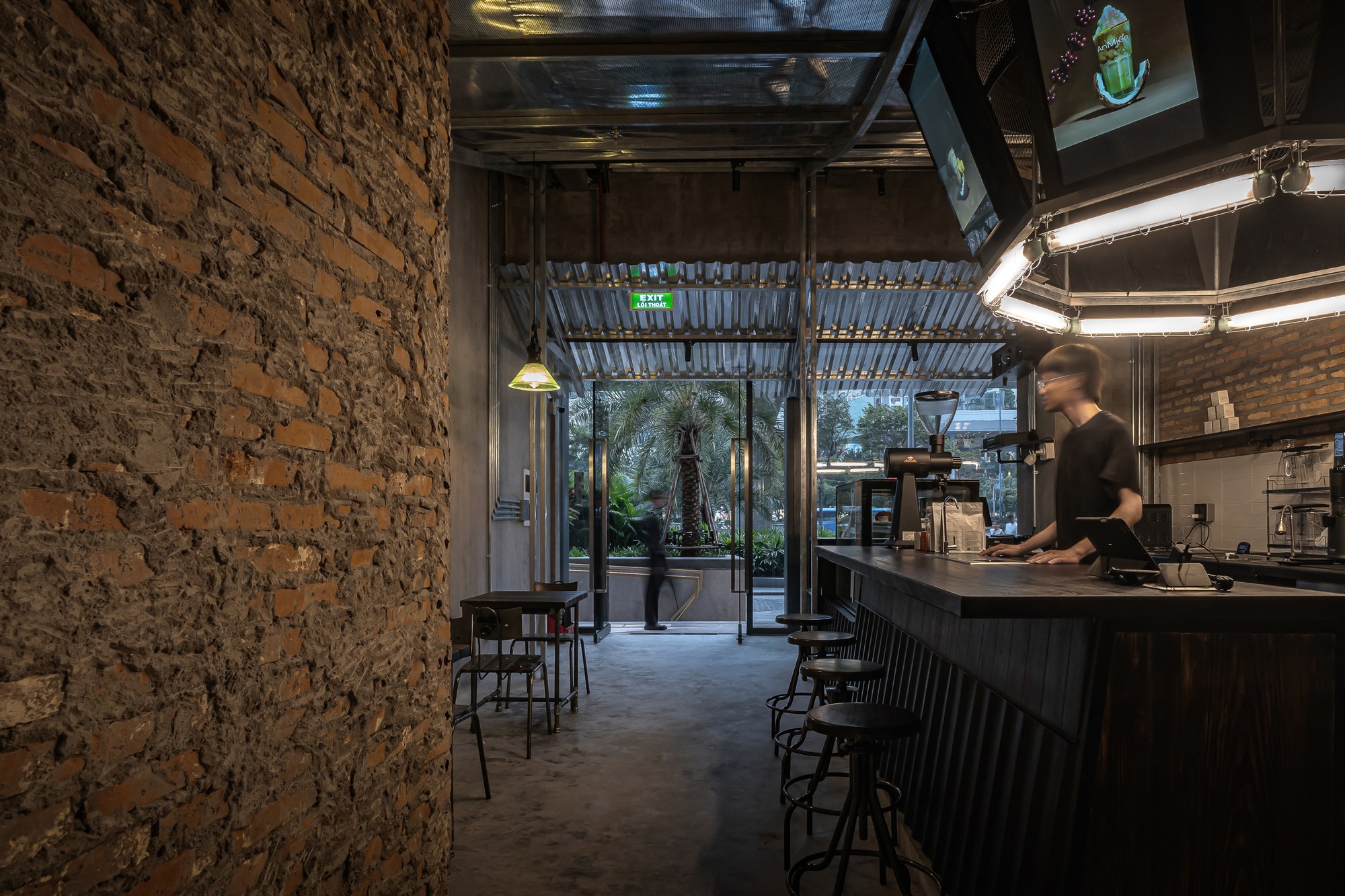 安谧光影咖啡馆 丨越南胡志明市丨xưởng xép-36