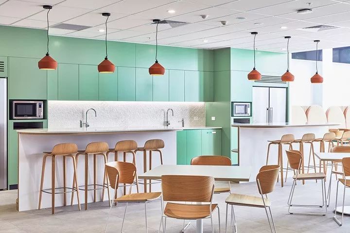 澳大利亚 TBS 慈善总部,彩虹色调打造活力空间-18