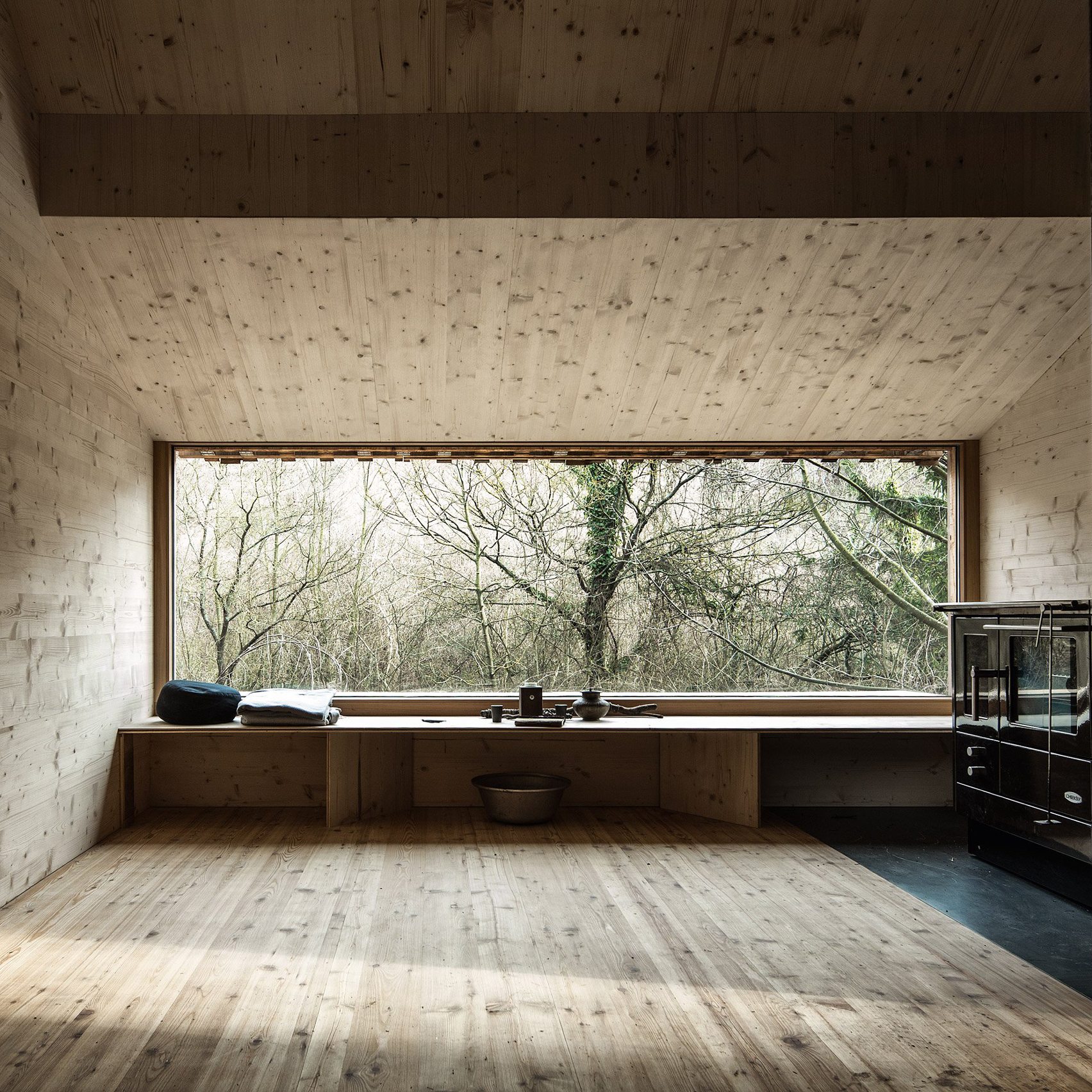 10 countryside cabins with interiors that reflect their remote locations-0