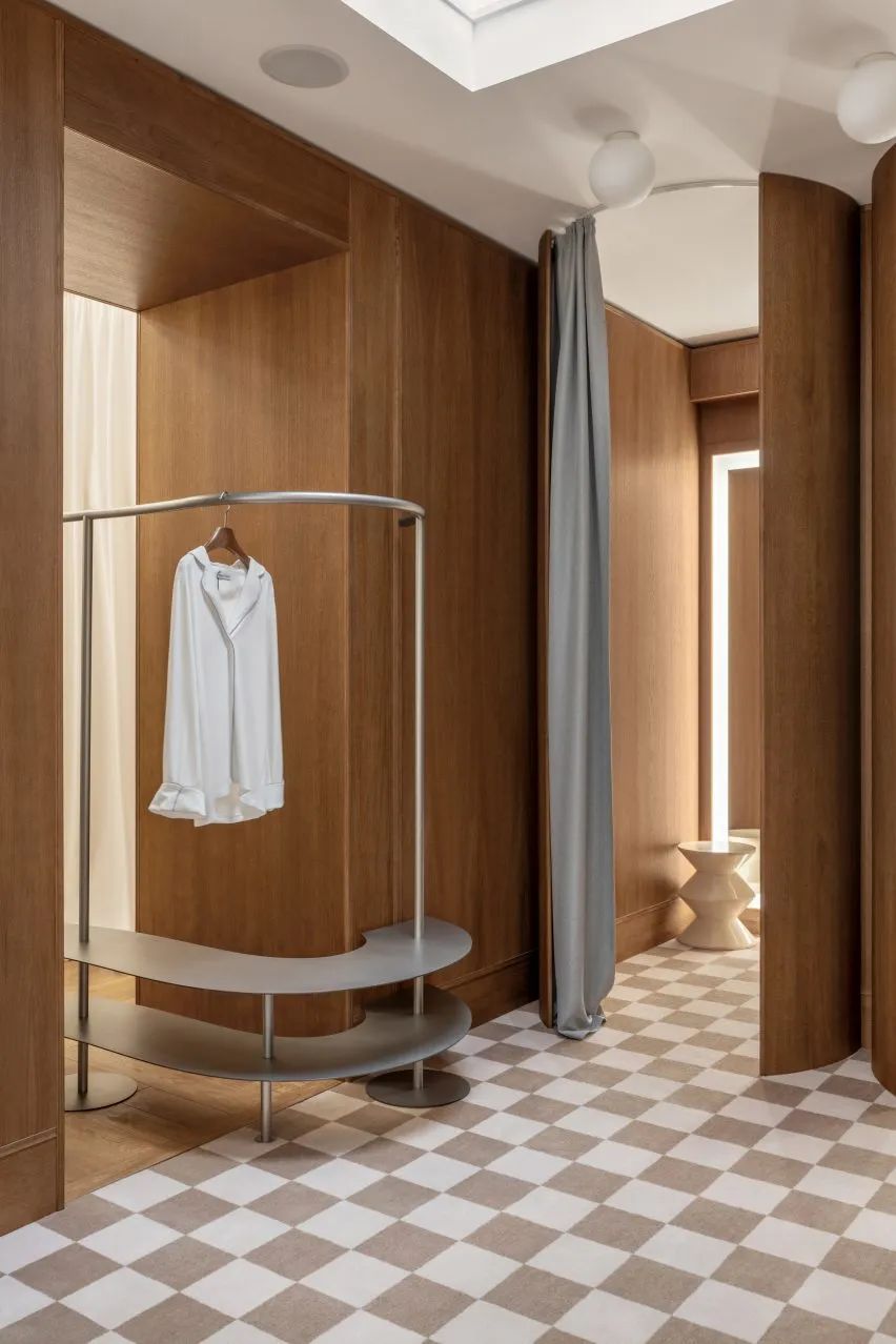 Friends of Fashion 基辅精品店丨乌克兰基辅-17