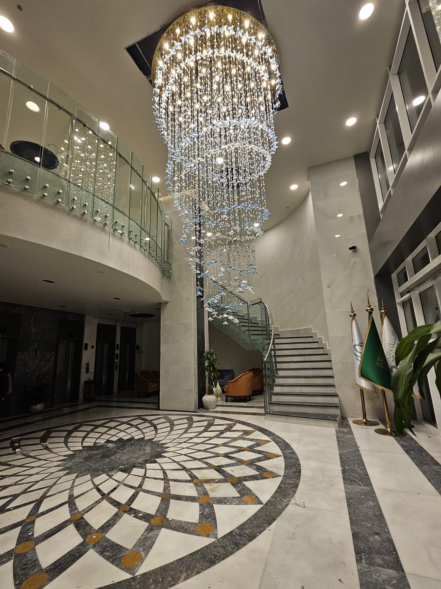 Chromatic Threads An Experimental Glass-Wire Chandelier-7