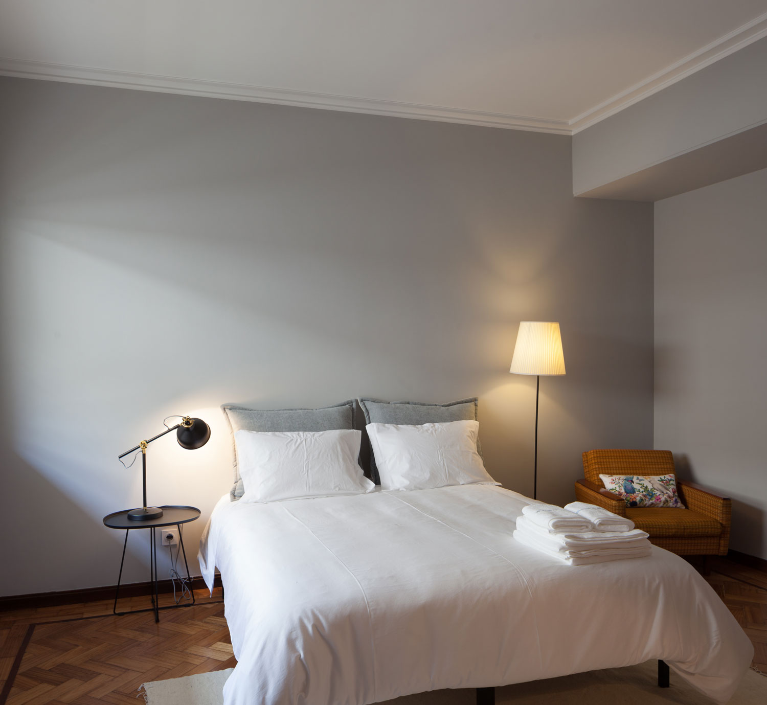 1940s Retro Apartment Renovations in Porto by Atelier In Vitro-4