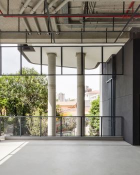 巴西 Vila Madalena 区 Harmonia 1250 建筑丨巴西圣保罗丨Triptyque