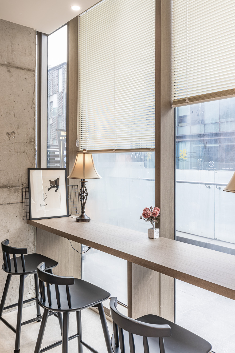 白色与木质的极简艺术 | 42 平米的精致公寓设计-18