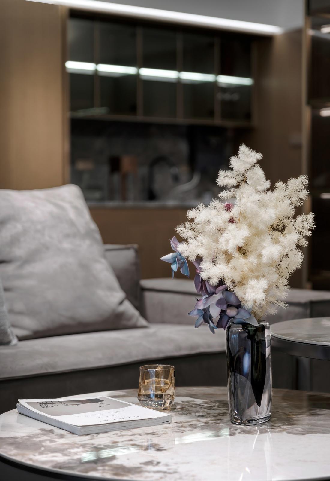 超大户型三代同堂的意式极简奢华设计-13