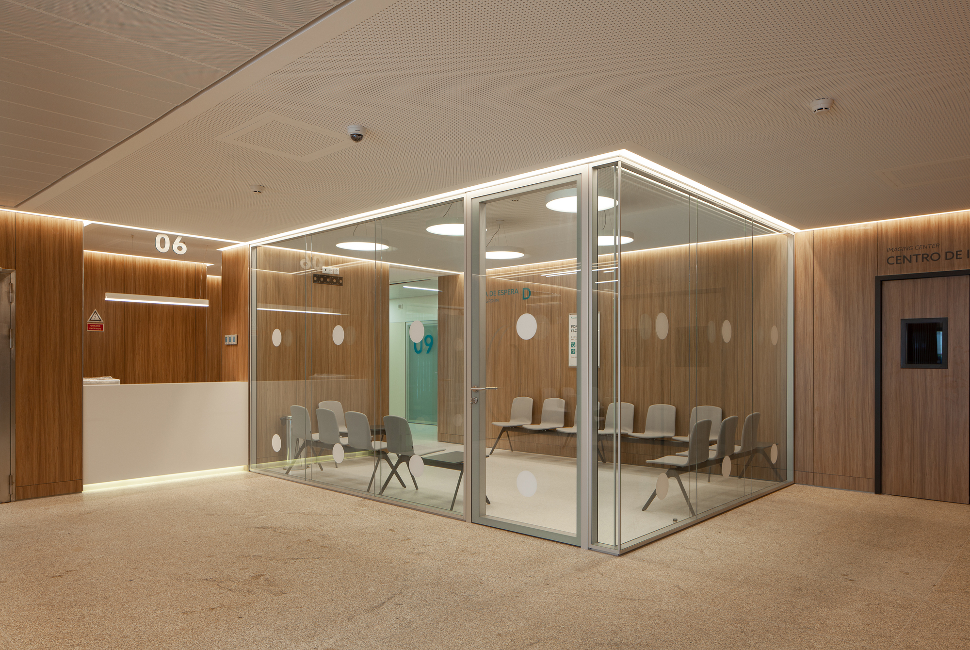 Luz Saúde Vila Real Hospital / OPENBOOK Architecture-25