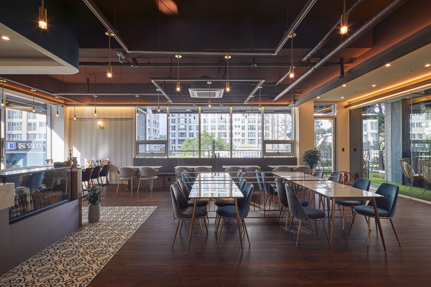 简约 35 平咖啡馆，明亮温馨的室内设计-4