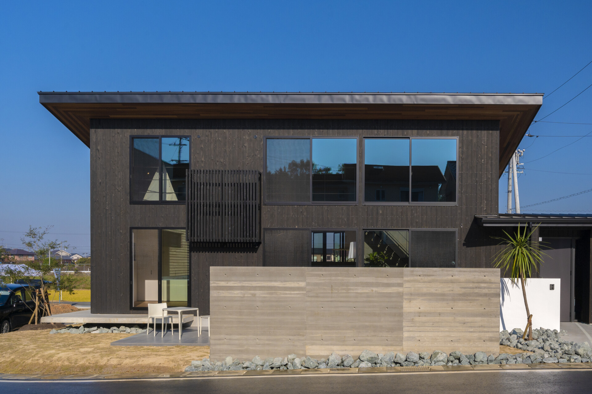 「木の風合いを楽しむ家」-1