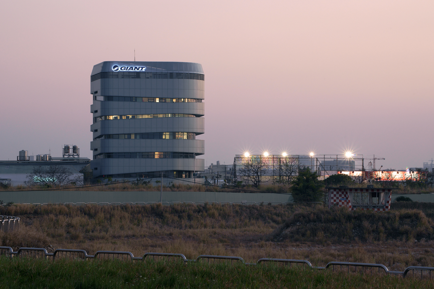 台中机场旁的自行车王国—— Giant 总部大楼-9