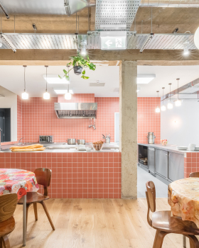 Shelter From The Storm / Holland Harvey Architects