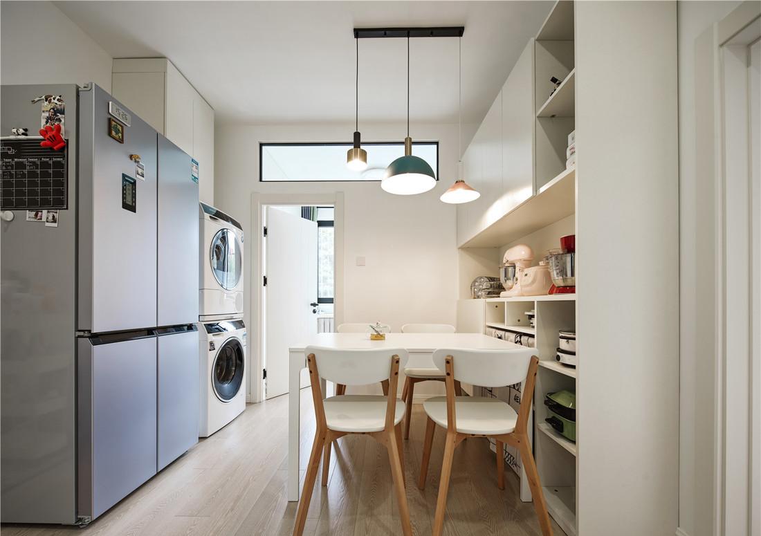 70㎡北欧风小户型极限改造,实用收纳与自然光线完美融合-26