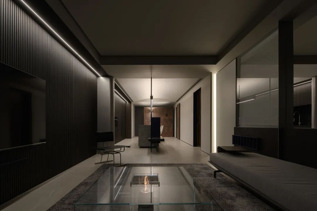 梦幻岛台 · 克莱因蓝的现代家居艺术丨中国江苏-18