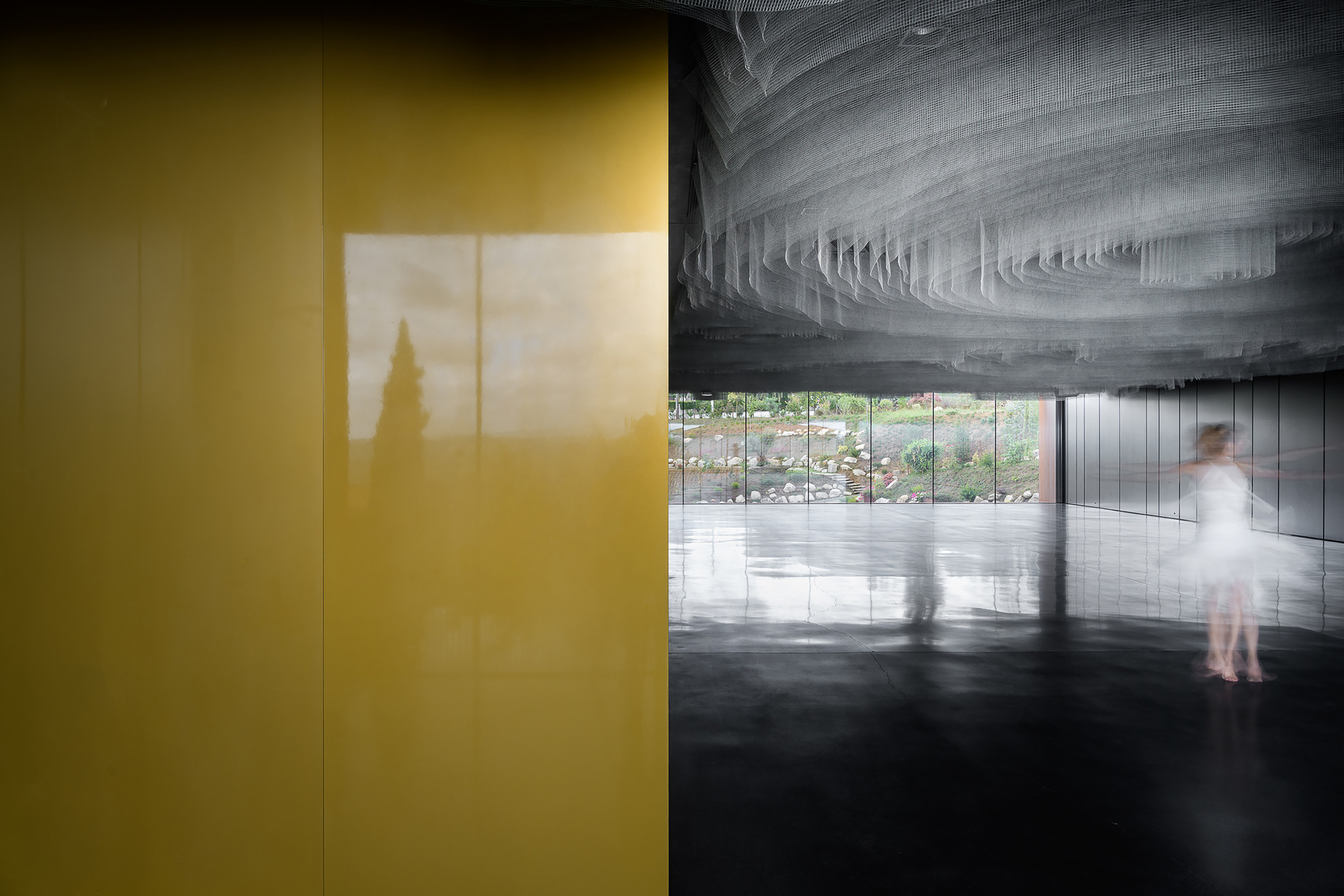 Suspended Matter Box Cultural Center / MMVARQUITECTO-35