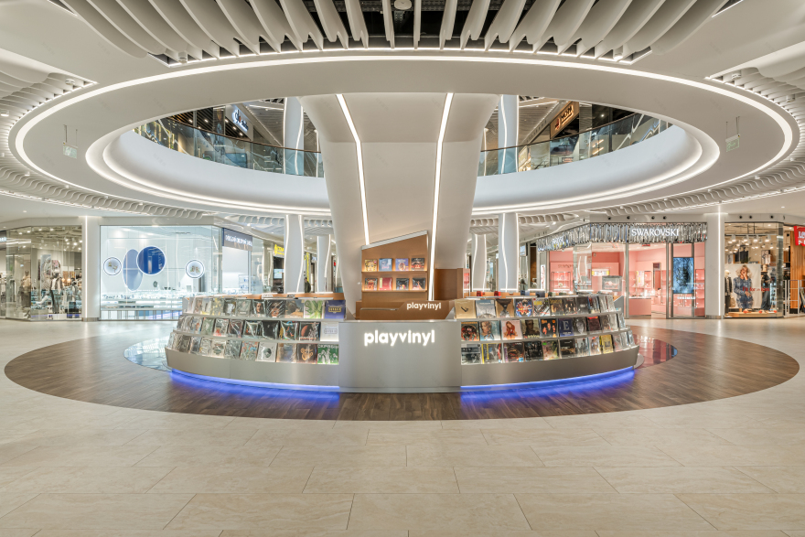 在商场播放黑胶唱片丨乌克兰基辅丨Julia Katerinych,Vitalii Sobchenko-14