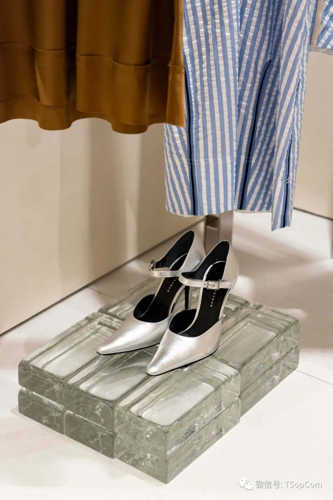 首尔 37 平方小型女装店 1423 Naive Water丨韩国首尔-21