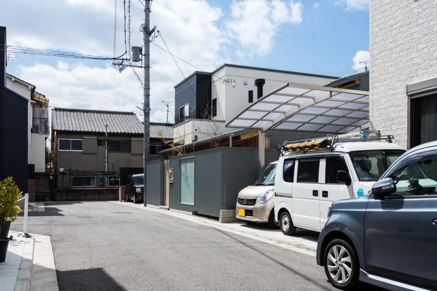 日托明里打造木栅栏住宅,尽显光影魅力-4