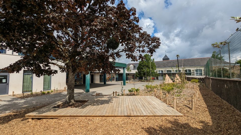 罗伯特·巴丹泰小学操场改造项目丨法国丨SUPER 8  城市规划与景观设计师-3