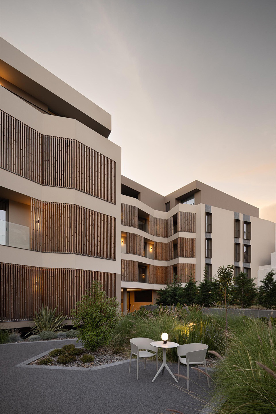 ERNESTO DO CANTO住宅区丨葡萄牙蓬塔德尔加达丨BOX arquitectos-39