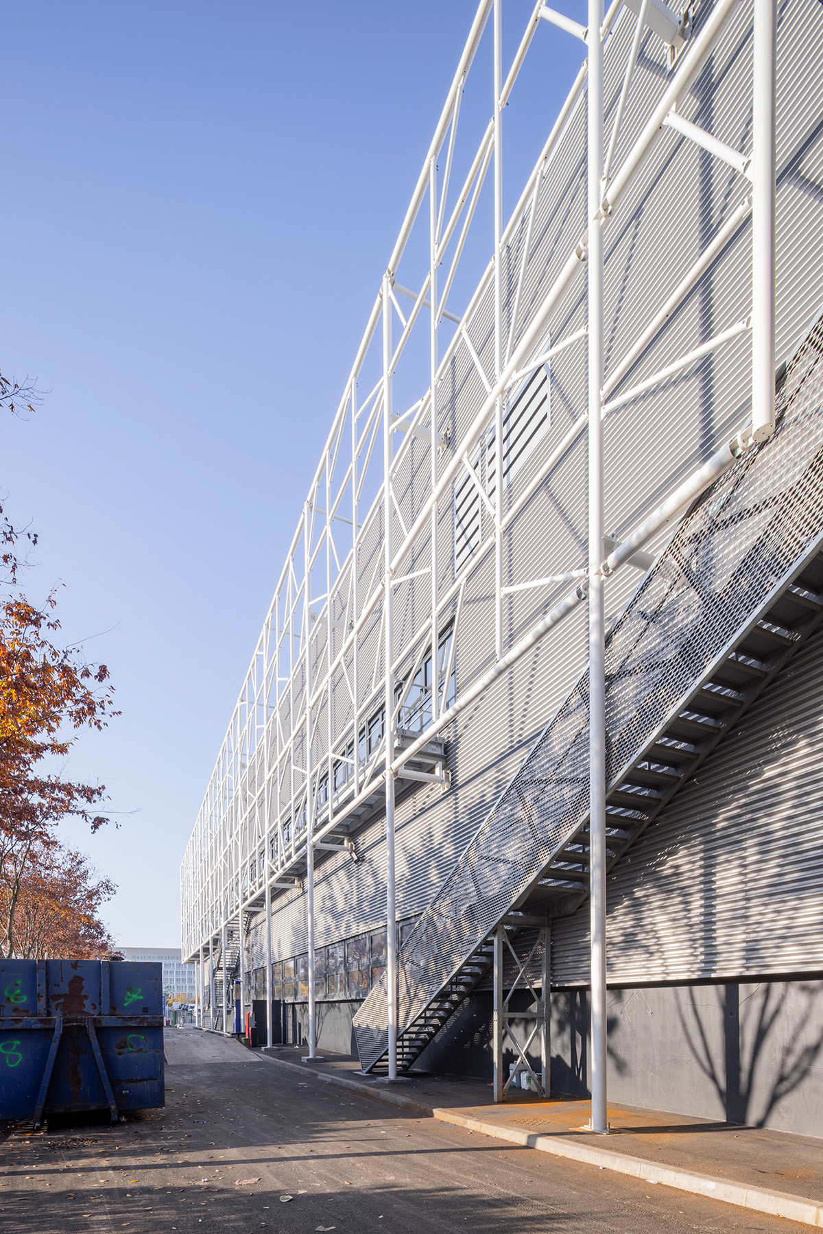 巴黎南特雷垃圾分拣中心改建,绿色环保与高效工作并重-20