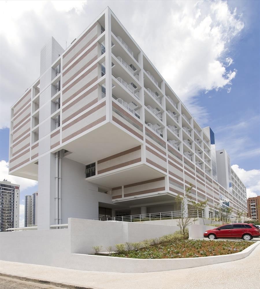 圣卢伊斯医院 | 阶梯式建筑设计与可持续发展的完美结合-2