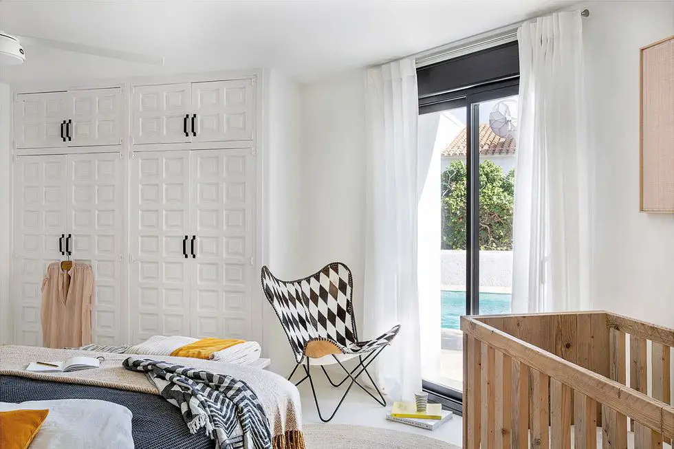 西班牙海景别墅的清新地中海风设计-7