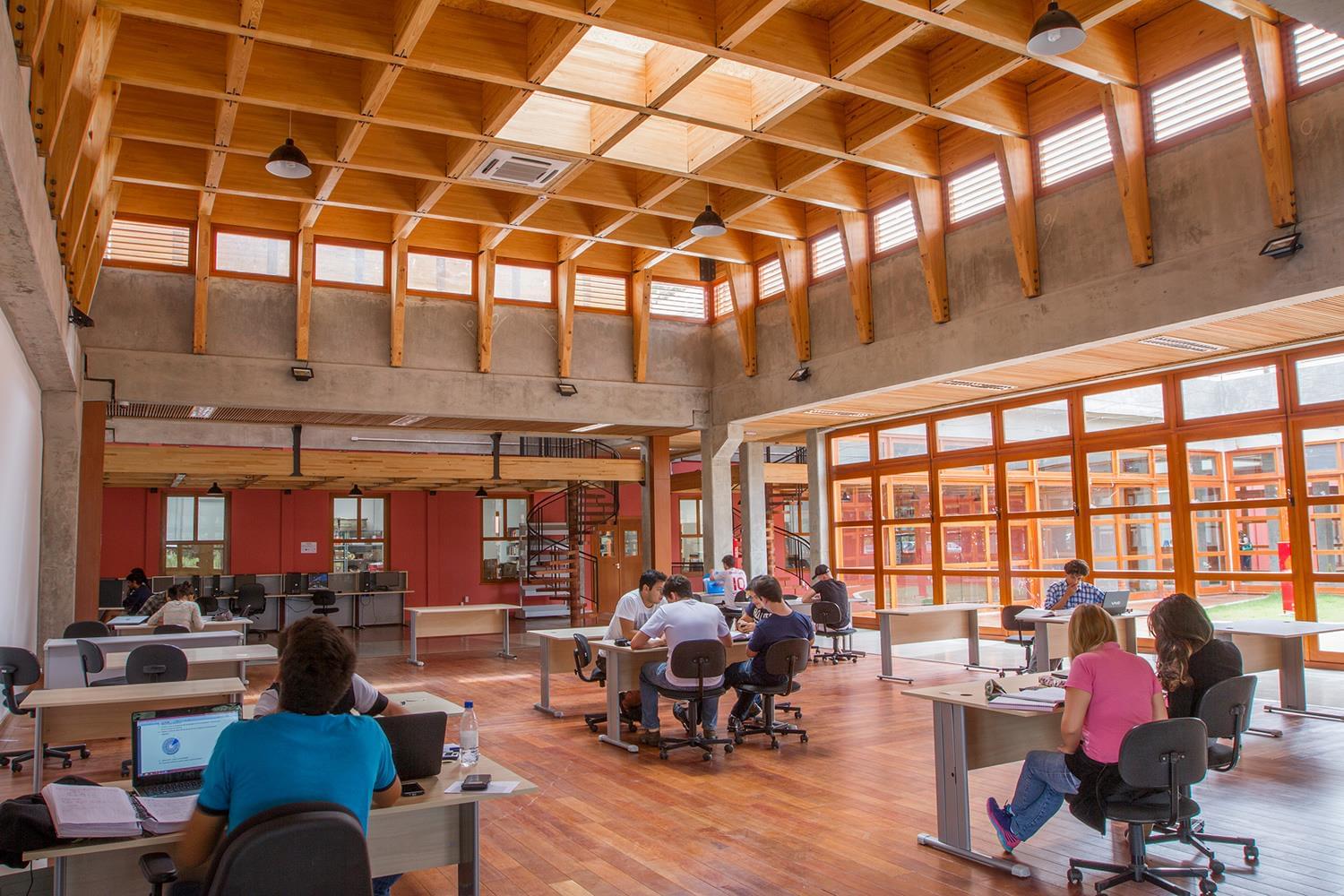 巴西帕乌洛弗雷伊罗图书馆 · 绿色可持续的教育文化空间-4