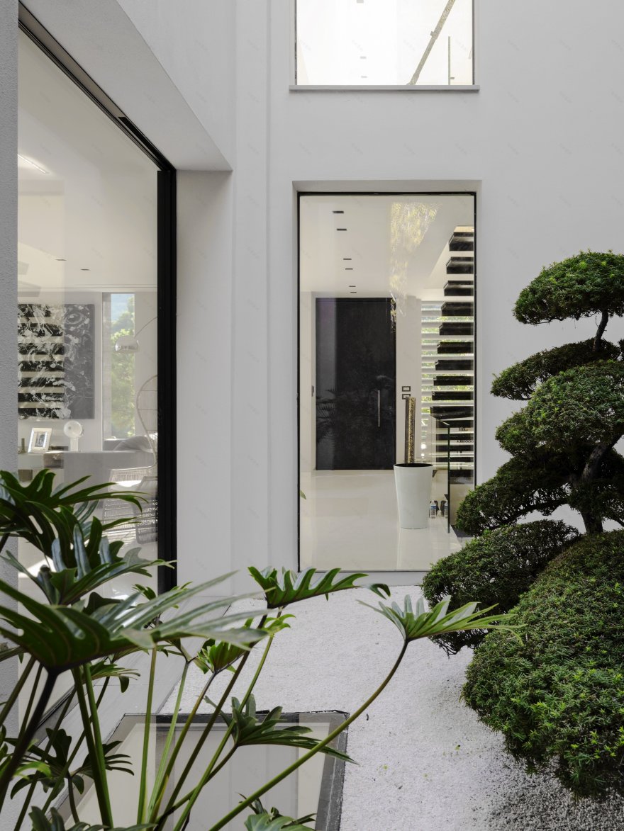 地中海风情 · 蒙特卡洛别墅 Villa Lea丨爱尔兰卡洛丨米兰 Massimo 和 Marco Donizelli 工作室-46