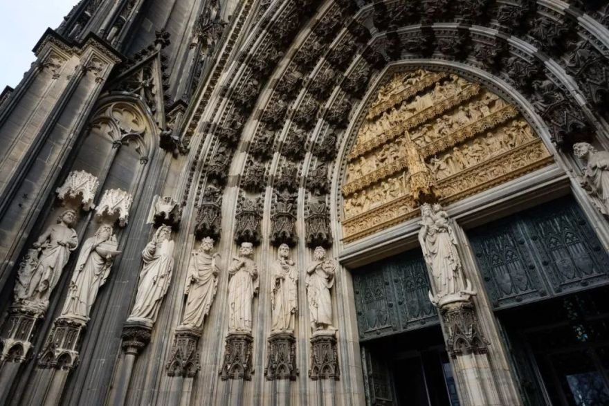 见筑l经典、传统、革新:“老中青”三代教堂大PK-12