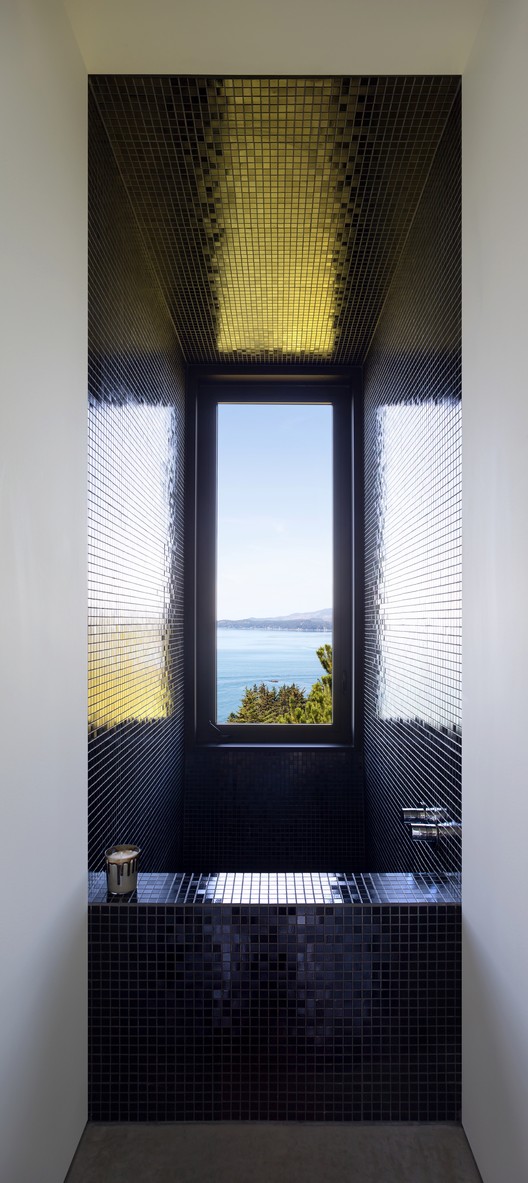 火山岩上的 Okada Marshall House-26