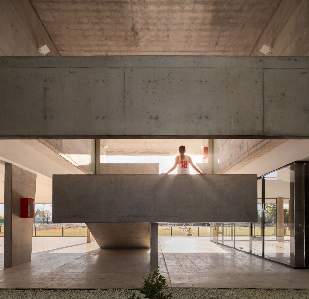 阿根廷罗萨里奥赛马俱乐部曲棍球更衣室设计丨Estudio Martin Elias Arquitecto-20