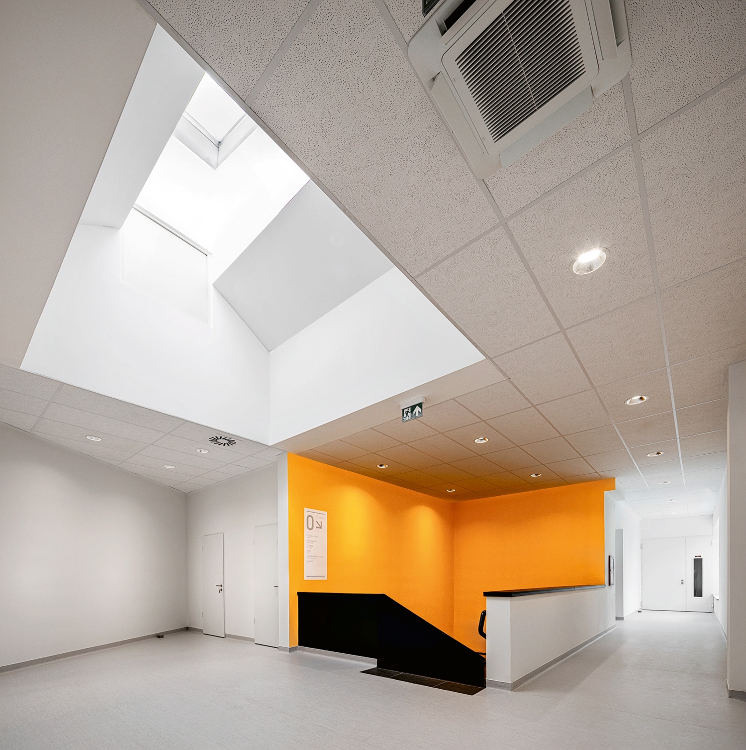 DEAC现有观景楼翻新扩建为多功能建筑丨Biró és Társa Építésziroda Kft.-11