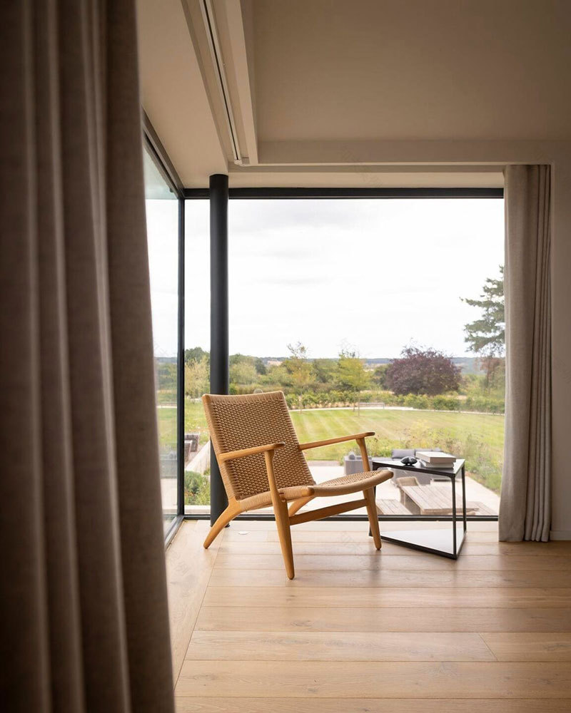 英式现代乡村别墅,玻璃幕墙融入自然-13