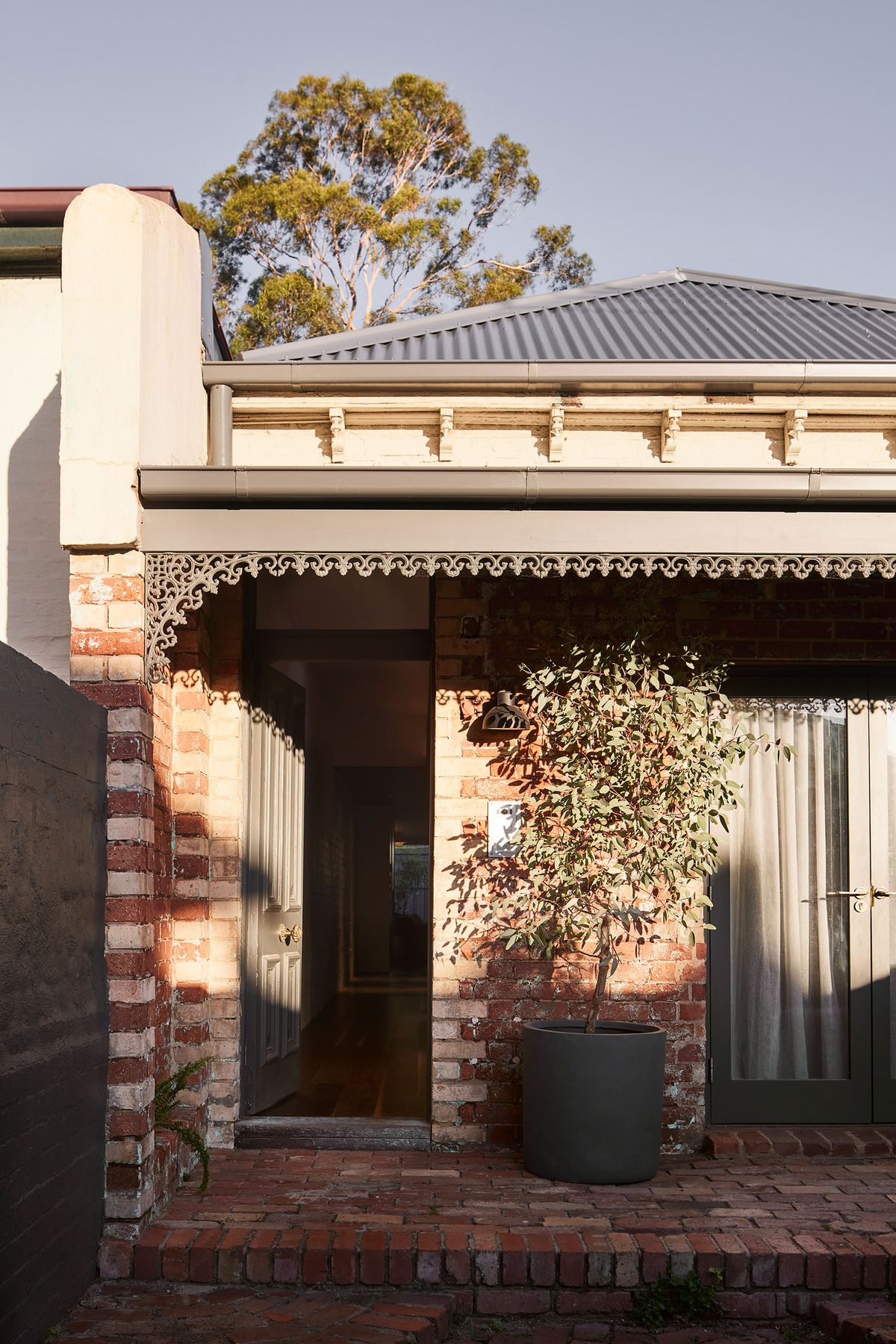 Casa Victoria by Splinter Society Architecture-0