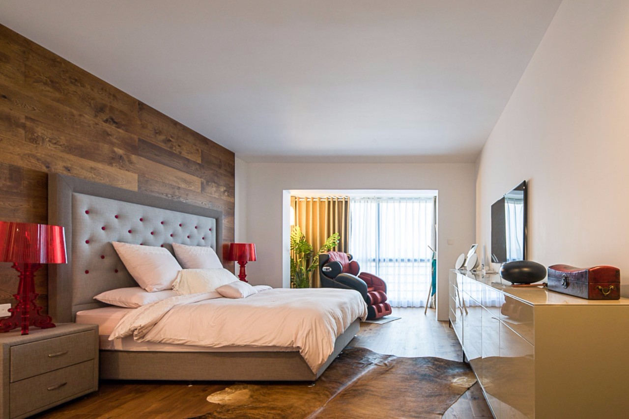 他在20楼挖池塘、造园子丨把家改成空中花园-16