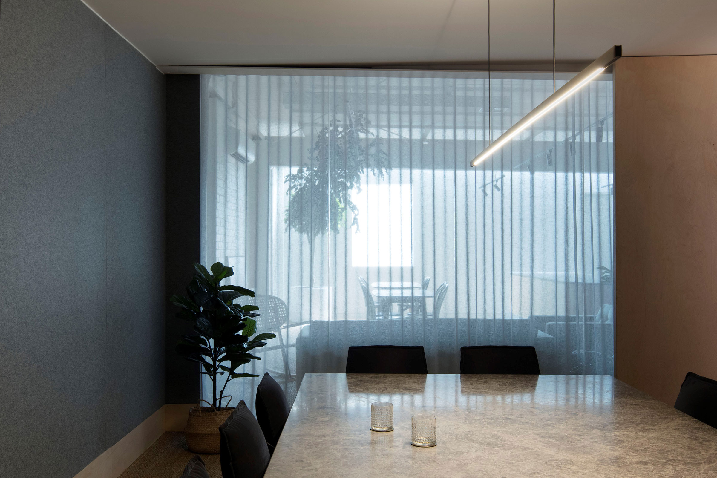 A Warehouse Conversion with an Edge — Design Anthology-10