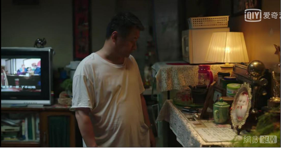 《隐秘的角落》家居设计解读,品味剧情背后的空间美学-77