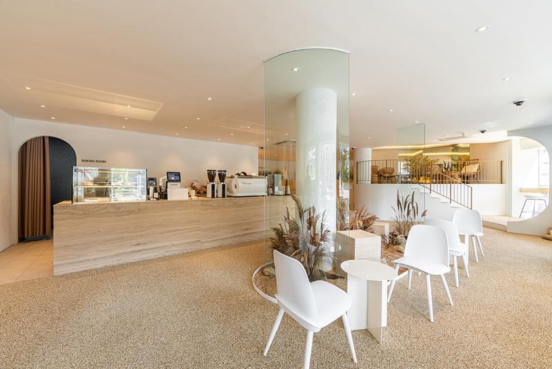 65 平米温馨咖啡馆，简约风中的白色魅力-3