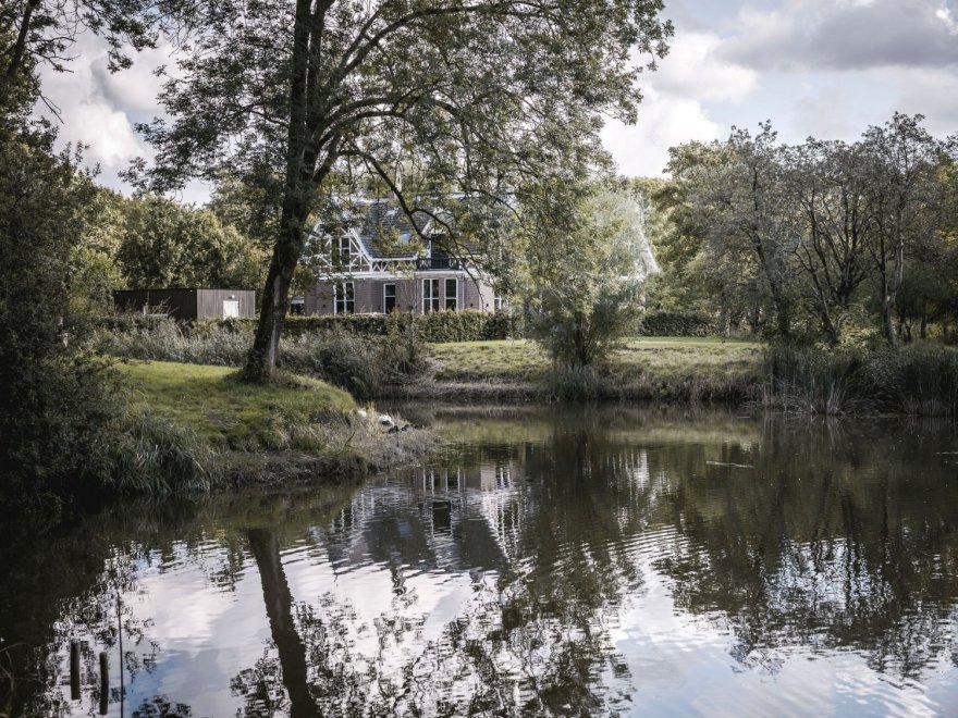 Transformation into a residential house, preserving the characteristics of the carriage house | Kabaz-35