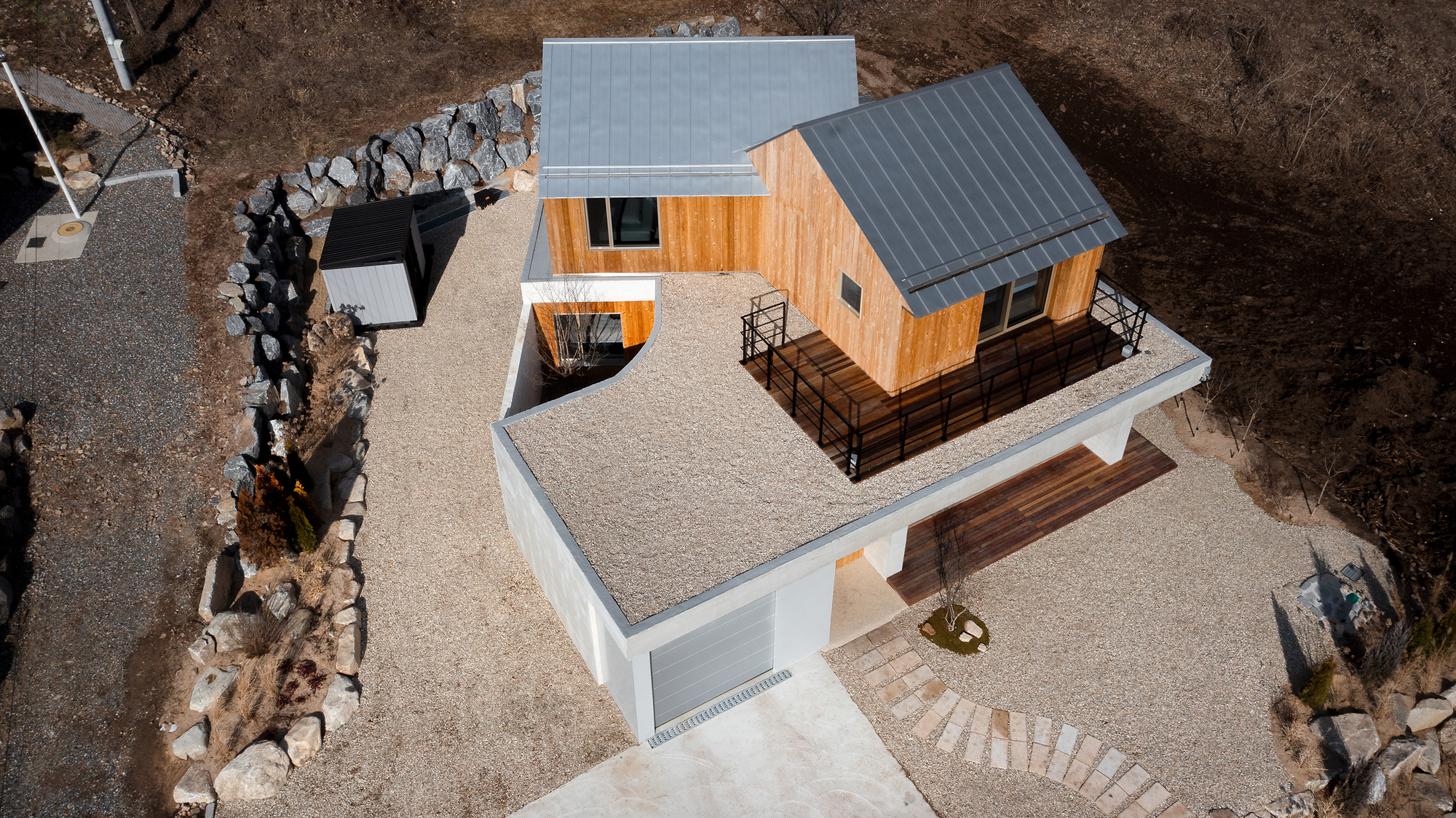 Two Gabled Volumes, One Landscape丨BRBB Architects-31