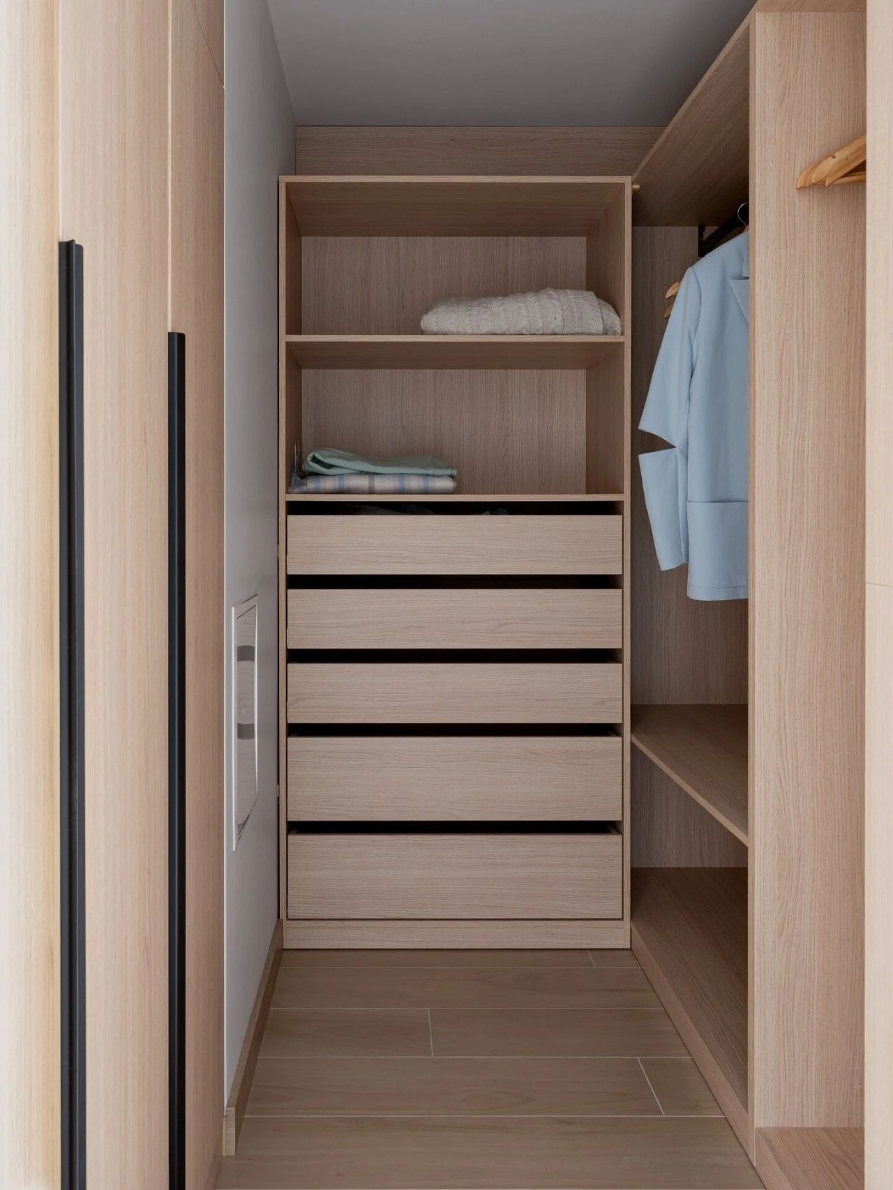 35㎡带露台的复式小宅设计-25