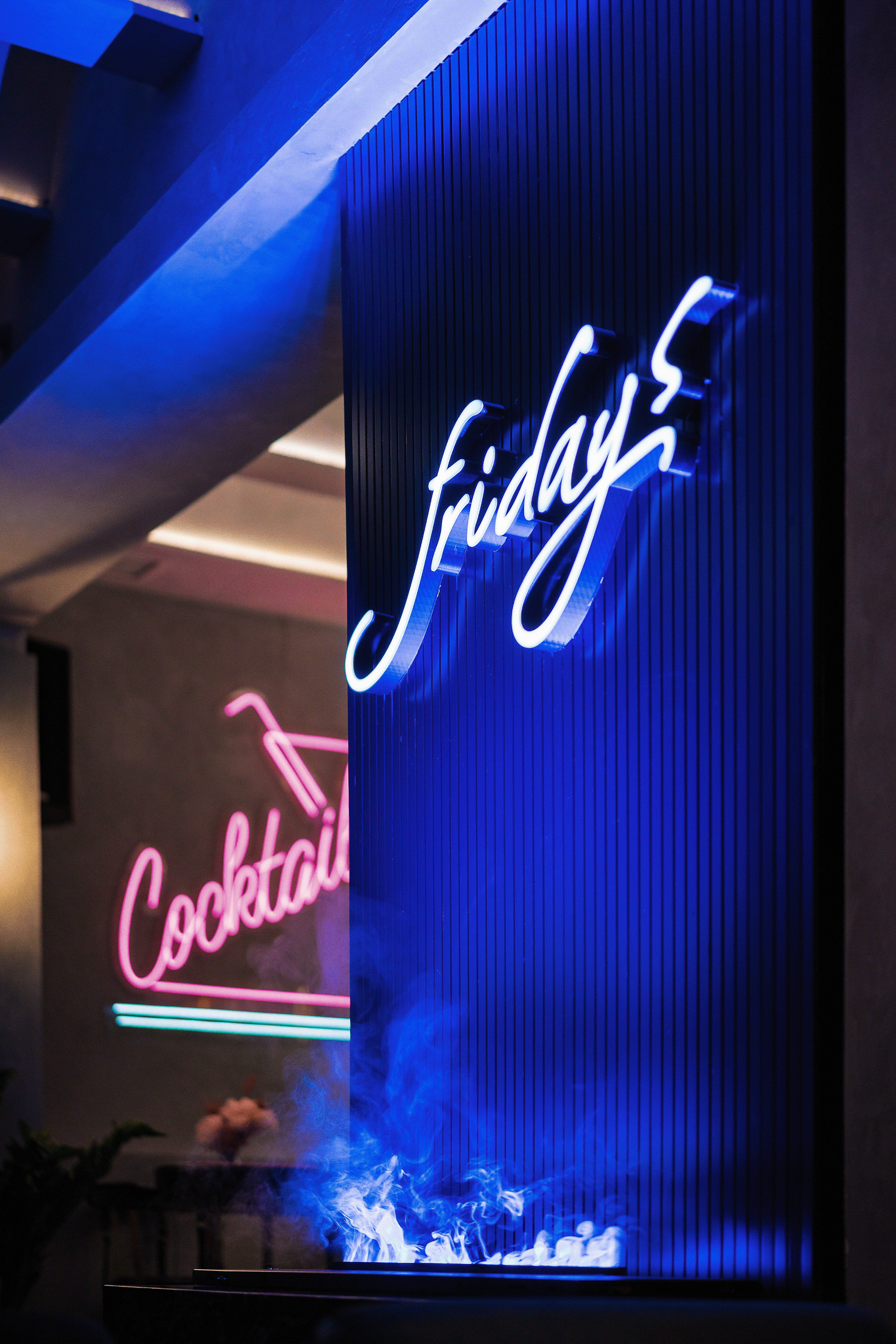 FRIDAYS BAR 室内外照片丨越南河内丨DTA 工作室-28