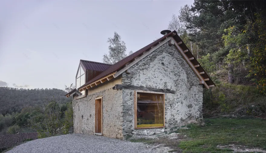 阁楼 以前的黑麦谷仓丨Studio Officina82-21